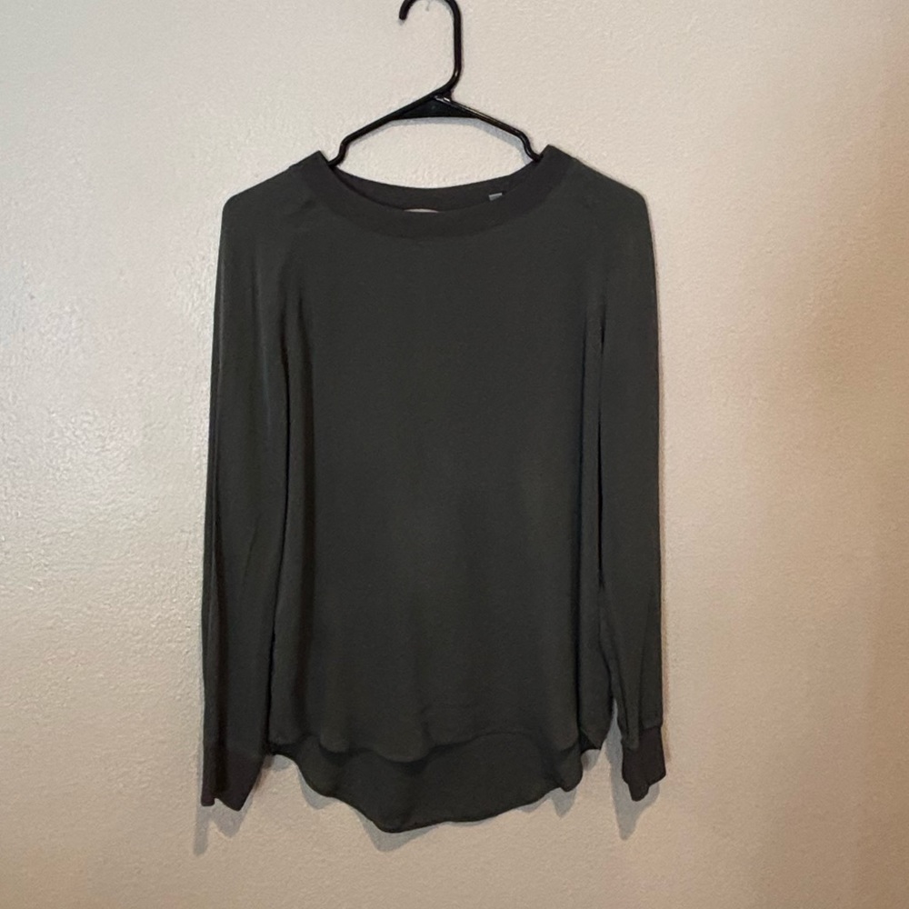 Vince Women's Olive Green Top